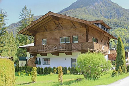 Großzügiges Haus mit Einliegerwohnung am Fuße der Loferer Steinberge