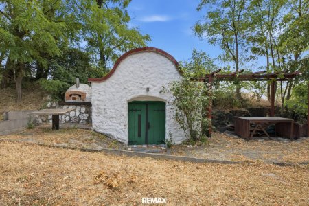 Charmanter Weinkeller mit Potenzial, Pizzaofen und Grünfläche in traditioneller Kellergasse – Wilfersdorf bei Mistelbach