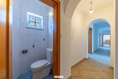 Wohnung 1: Toilette