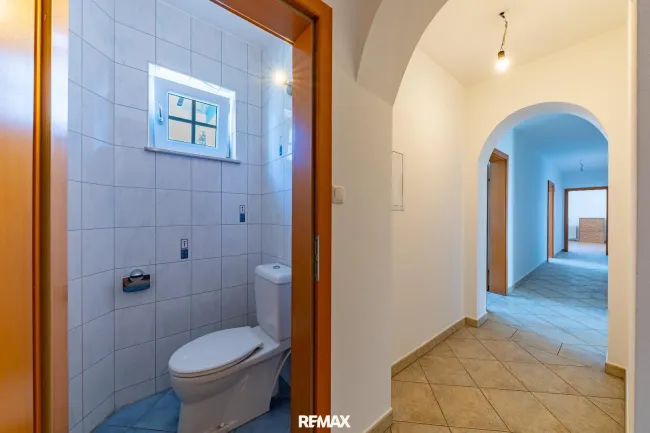 Wohnung 1: Toilette