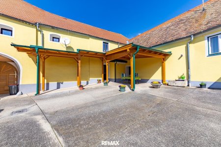 Eingang überdacht Obernalb