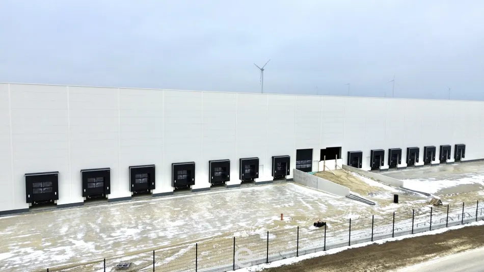 Direkt an der Grenze zwischen Österreich, Slowakei und Ungarn I Lager- und Produktionshalle ab 3.500 m² zu mieten - Bild
