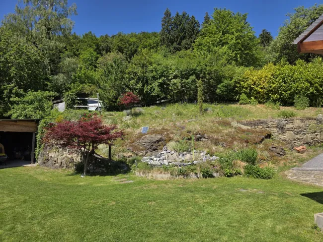 Einfamilienhaus mit großzügigem Terrassengrundstück und Erweiterungspotenzial - Bild