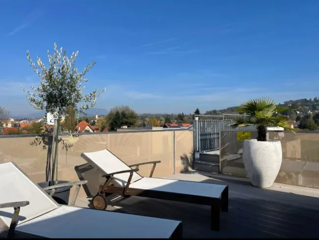 Exklusive Penthouse-Wohnung mit 2 großzügigen Terrassen & traumhafter Dachterrasse mit 360°-Blick! - Bild