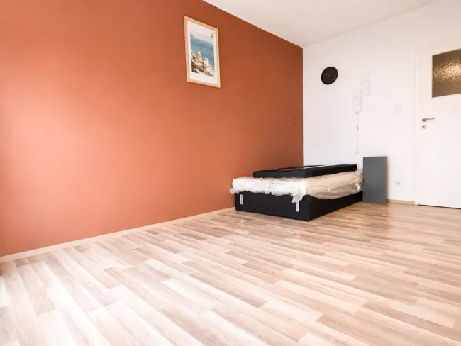 Vielseitiges Geschäftslokal / Apartment mit Auslage – sofort bezugsfähig - Bild