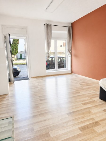 Vielseitiges Geschäftslokal / Apartment mit Auslage – sofort bezugsfähig