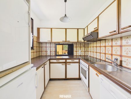 Renovierungsbedürftiger Bungalow mit großem Grundstück