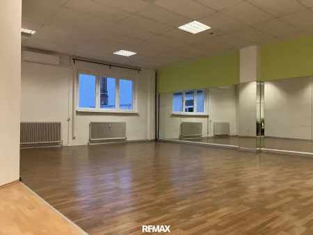 Vielseitiger "Tanzsaal" in Liesing