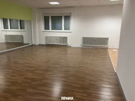 Vielseitiger "Tanzsaal" in Liesing