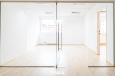 Bürofläche mit Glasfläche
