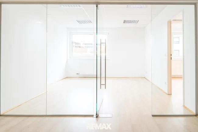 Bürofläche mit Glasfläche