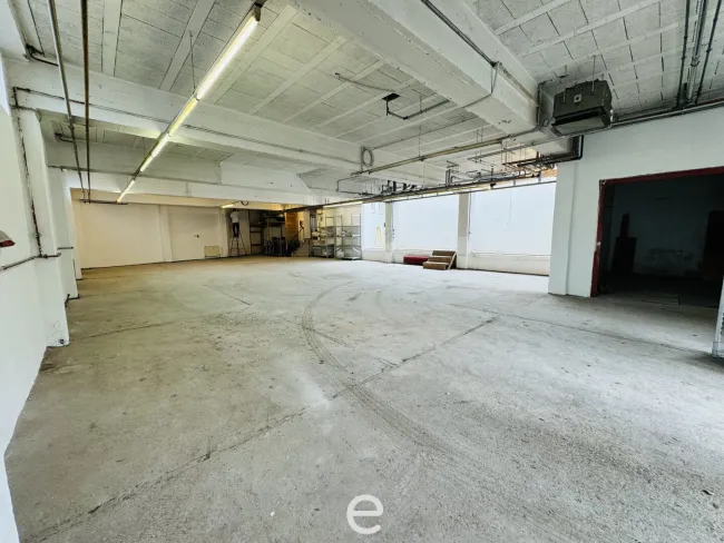 Lagerfläche Wels Neustadt mit rd. 249,00m² und rd. 35,00m² zu vermieten - Titelbild