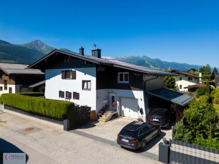 Moderne 3-Zi DG-Wohnung mit Südbalkon, 2 Stellplätzen & top Ausstattung in Zell am See!
