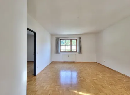 Traumhafte Balkonwohnung am Fuße des Schlossberges – Provisionsfrei!