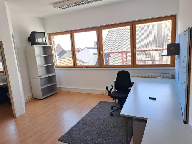 Bürofläche am Hauptplatz in Neusiedl am See – barrierefrei, klimatisiert und sofort verfügbar - Bild