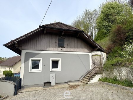 Großzügiges Einfamilienhaus mit XXL-Doppelgarage & viel Potential in Steinerkirchen an der Traun