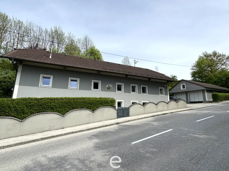 Großzügiges Einfamilienhaus mit XXL-Doppelgarage & viel Potential in Steinerkirchen an der Traun - Titelbild