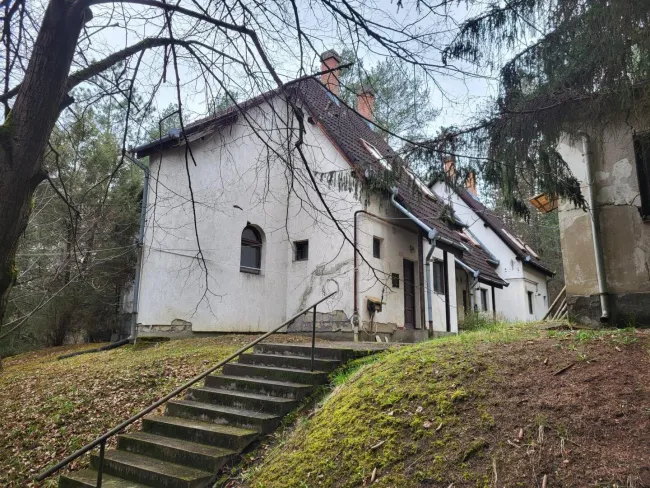 Bükkszék Hotel, Liegenschaft