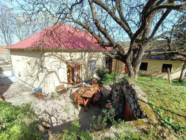 8. Haus vom Hof