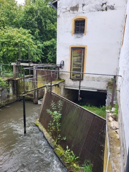 HISTORISCHE MÜHLE MIT EIGENER STROMVERSORGUNG IN SÜDUNGARN