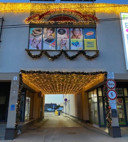 Einkaufszentrum in Westungarn – Verkauf durch österreichische GmbH