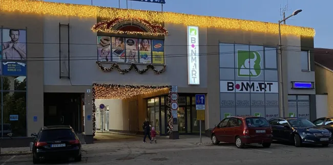 Einkaufszentrum in Westungarn – Verkauf durch österreichische GmbH - Bild