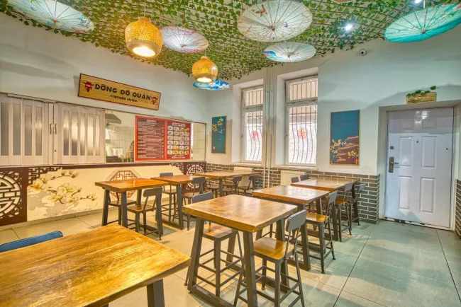 Hostel mit Restaurant im 7. Bezirk von Budapest - Bild