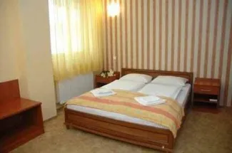 Hotel in Toplage im 8. Bezirk von Budapest - Bild