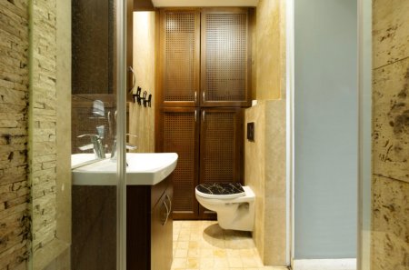 4-ZIMMER-DACHGESCHOSSWOHNUNG IM 8. BEZIRK VON BUDAPEST ZU VERKAUFEN
