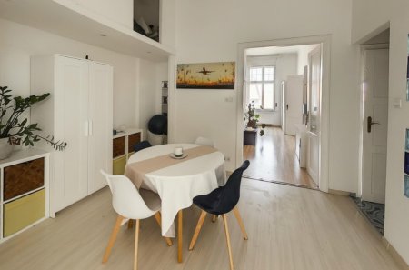 Geräumige 3-Zimmer-Loftwohnung im Corvin-Viertel – Budapest, 8. Bezirk