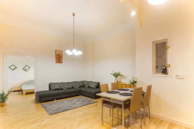Stilvoll sanierte 3-Zimmer-Wohnung nahe Astoria – Top Lage im Herzen von Budapest - Bild