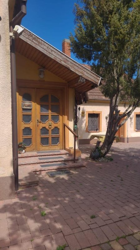 Charmante Liegenschaft mit 3 Wohneinheiten und großem Grundstück zum Verkauf – nahe Balaton