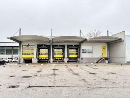 Gewerbeimmobilie zur Miete in Wels – Industriegebiet mit Top-Lage