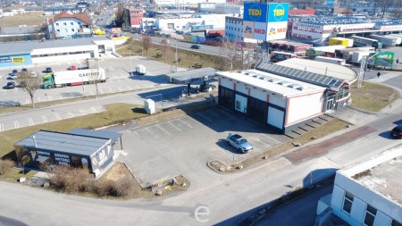 Moderner Showroom mit Büro- und Lagerflächen in Ansfelden zu vermieten!
