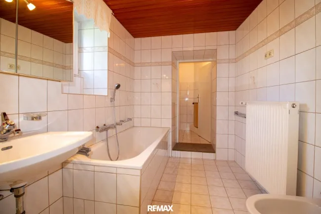 Badezimmer EG