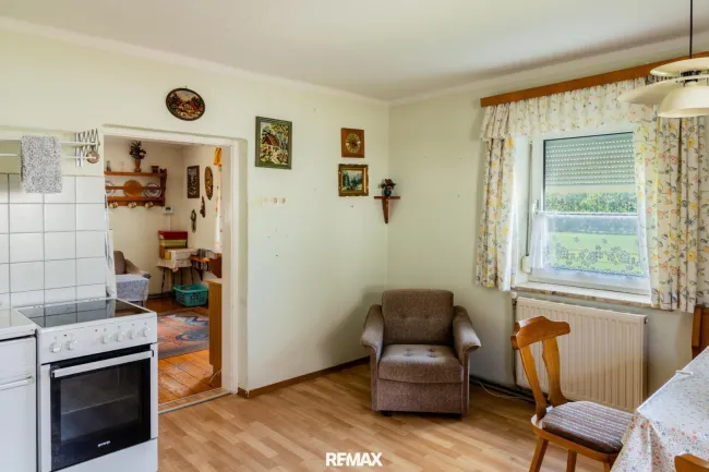 Küche - Blick in das Wohnzimmer