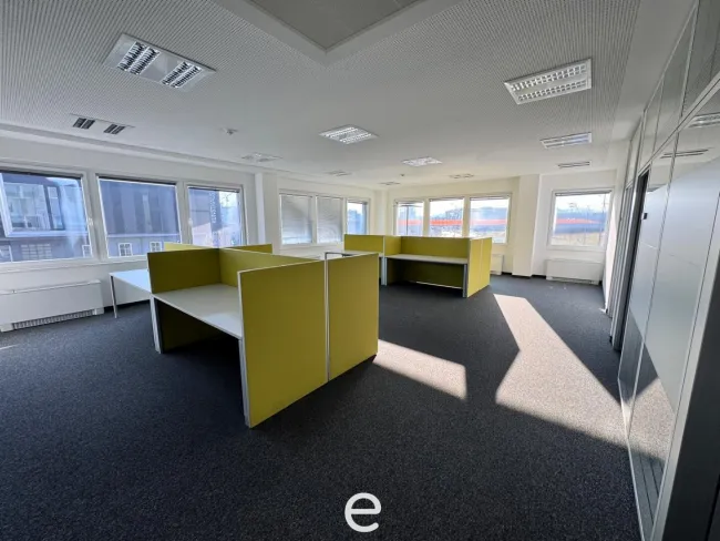 Stylische Büroflächen am Winterhafen Linz – Erstklassige Lage mit Top-Ausstattung! - Titelbild