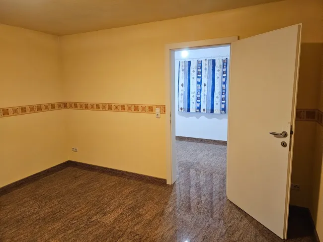 Schlafzimmer 1 Stock 2.jpg