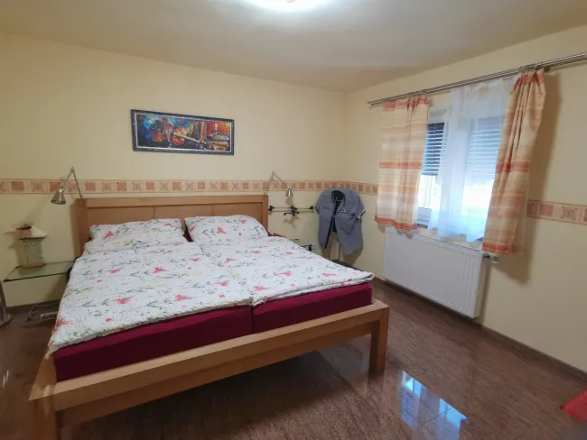 schlafzimmer.jpg