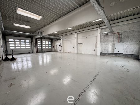 Lagerfläche mit Büros Wels Terminal - ab sofort zu mieten, befristet