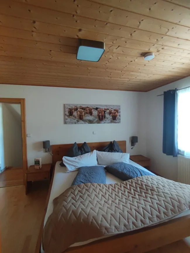 Schlafzimmer 1