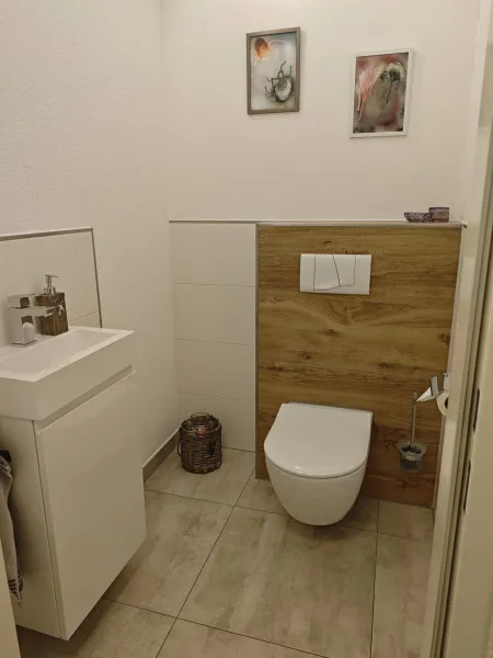 separate Toilette 1. OG
