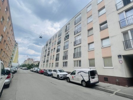 FAMILIENFREUNDLICHE 3 ZIMMERWOHNUNG NÄHE FORTUNA PARK - SONNIG UND RUHIG
