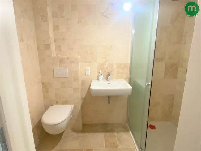 2. Bad vom großen Schlafzimmer aus begehbar