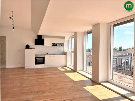 Küchenbereich und Balkon