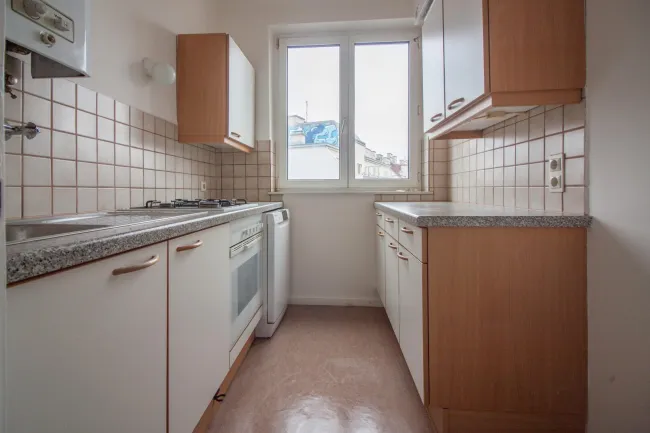 Günstige, ruhige Wohnung in optimaler Lage | Innenhofausrichtung | nur 3 Gehminuten zur U6 - Bild