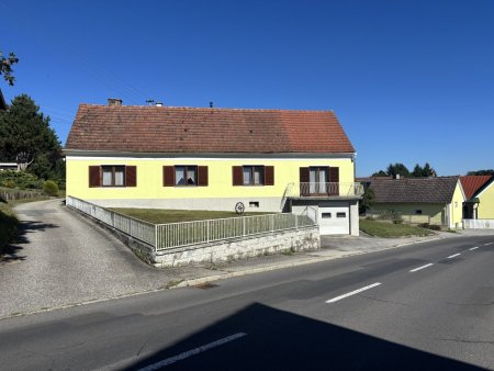 ** CHARMANTES ORIGINAL ** Olbendorf - gepflegter Vierkanthof in Ortslage mit ca. 1470 m2 Eigengrund !!