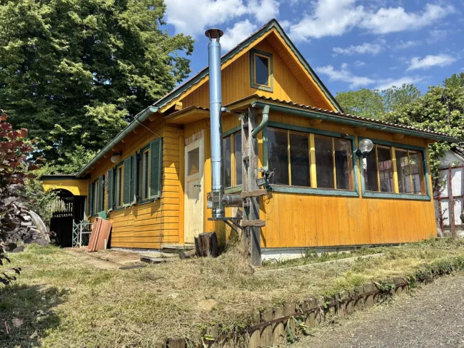 ++ REISE IN DEN SÜDEN ++ Neustift b.GS. !! Nettes Häuschen in wunderbarer Aussichtslage mit ca. 1.780 m2 Eigengrund !! - Titelbild