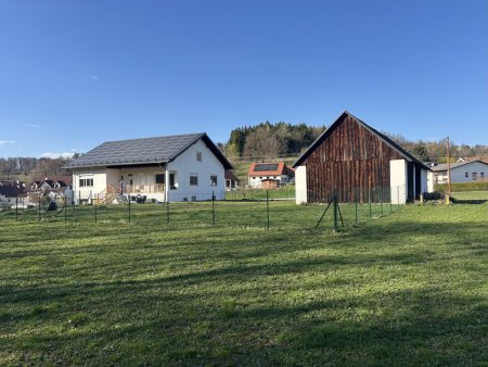 Neustift b.GS....schicker Bungalow mit ca. 130 m2 Wfl. in beschaulicher und ruhiger Dorfrandlage mit ca. 4.150 m2 arrondiertem Grundstück !!