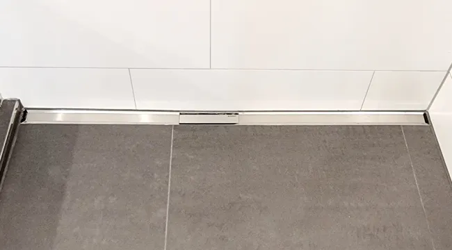 Verflieste Dusche, Geberit Duschrinne Metall gebürstet